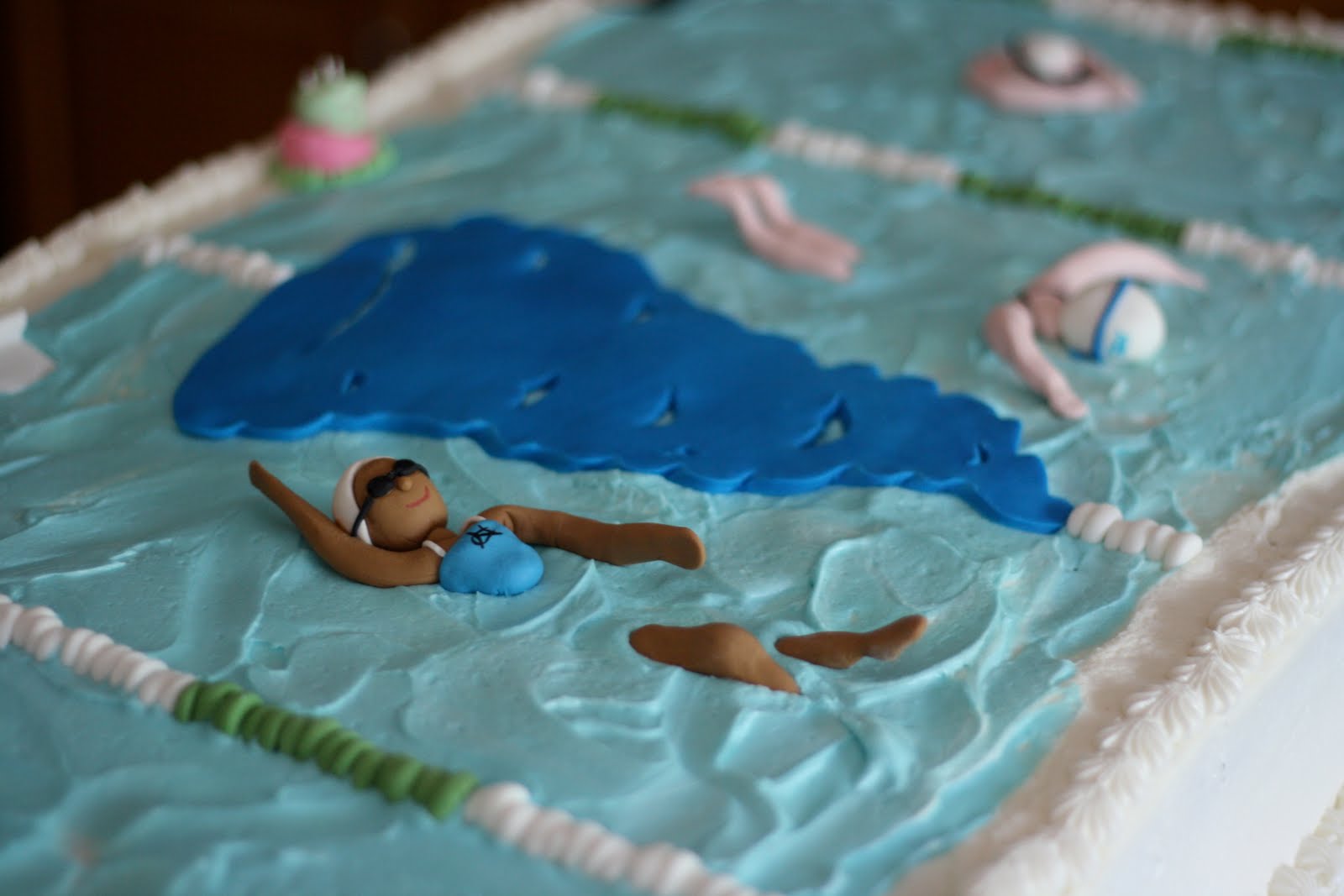 Cool Swimming Cakes