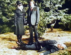http://4.bp.blogspot.com/_D1ZZyTOG7tQ/SaL061xEoLI/AAAAAAAAElQ/KxgNn9O6KxE/s400/Karen+Black+and+William+Devane+in+Family+Plot.jpg