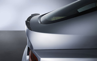 Rear+spoiler+in+carbon+Z4.jpg