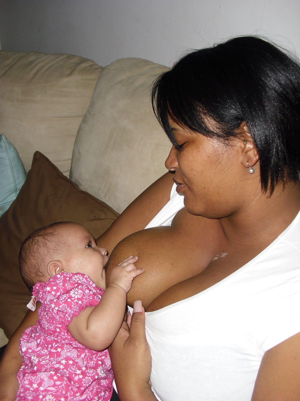 Young teen girl breast feeding - Porn archive