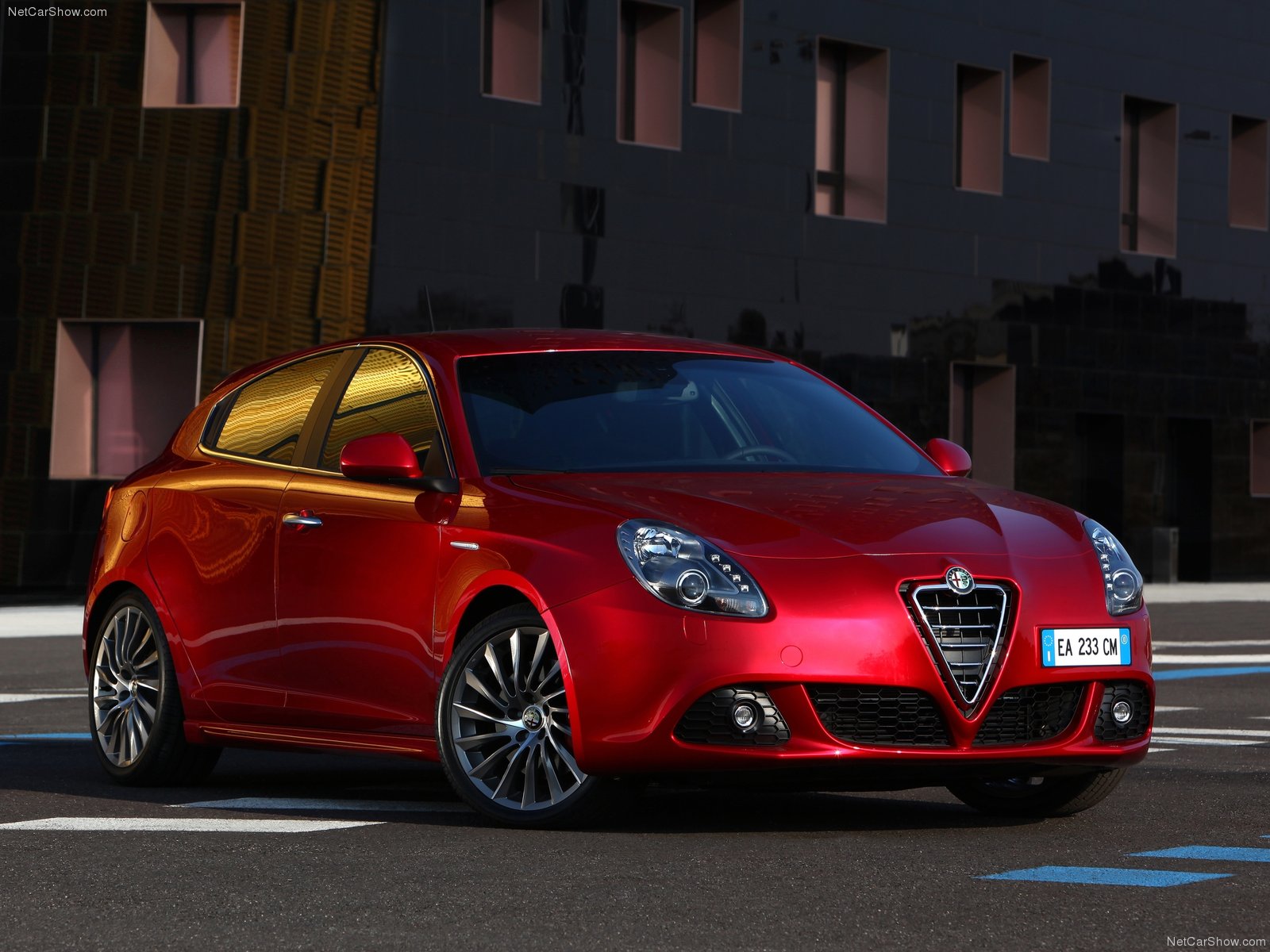 http://4.bp.blogspot.com/_D5hgPjGJZ54/TDUNGd77akI/AAAAAAAADV0/j0JbAz4W2Jg/s1600/Alfa_Romeo-Giulietta_2011_1600x1200_wallpaper_0d.jpg