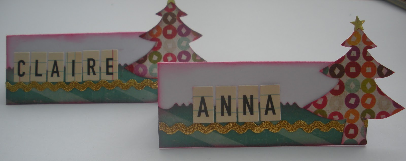 The Studio Challenges: Quick and Easy Christmas place cards!