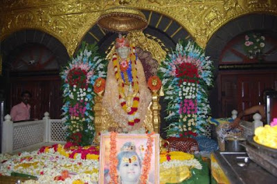 © Shirdi Sai Baba Life Teachings and Stories