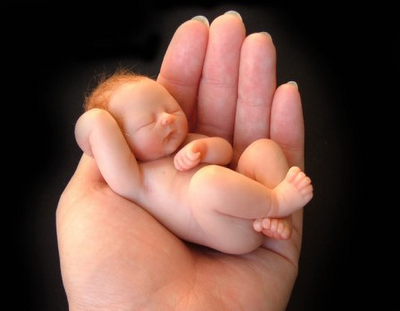 最迷你的嬰兒微雕 - 世界上最迷你的嬰兒微雕