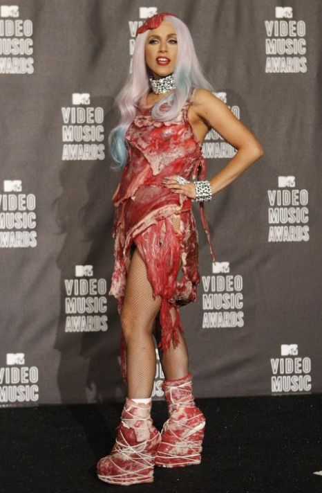 lady gaga meat dress VMA 2010 Lady Gaga Halloween Costumes 2010: Best of all lady gaga meat dress VMA 2010 Lady Gaga Halloween Costumes 2010: Best of all