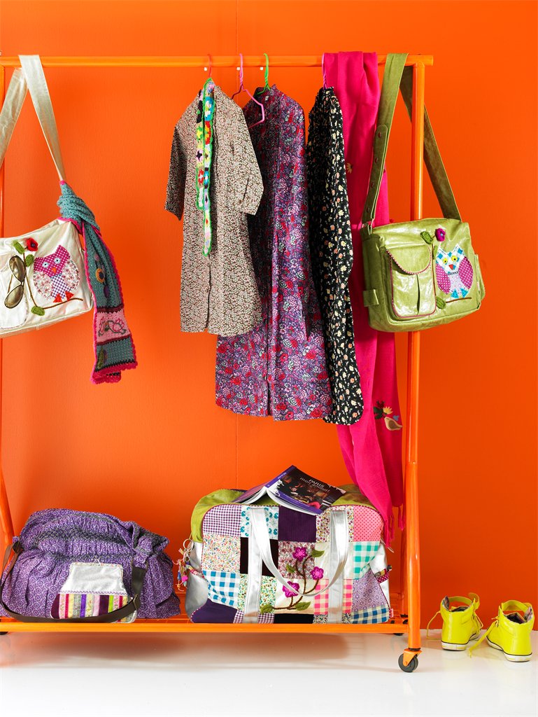 [shirts_and_bags.jpg@p0x0-q85-M1280x1024-FrameNumber(1).jpg]