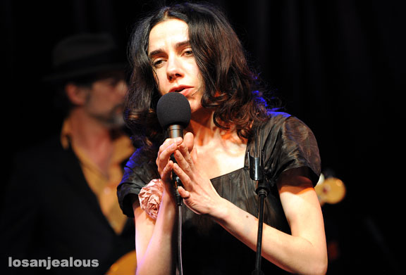 [pj_harvey_john_parish_07.jpg]