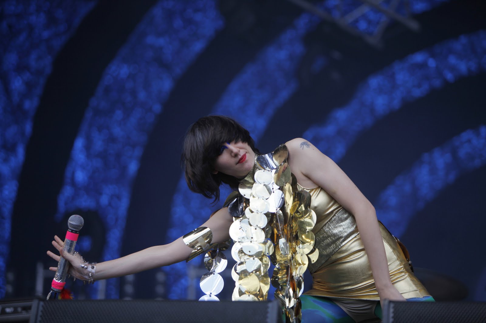 [yeahyeahyeahs2©nicolas+joubard.jpg]