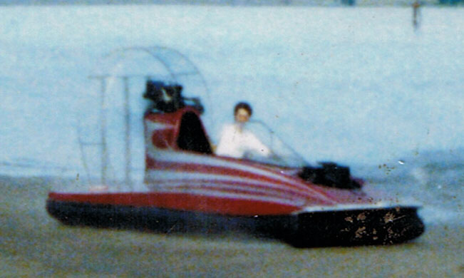 [hovercraft2.jpg]
