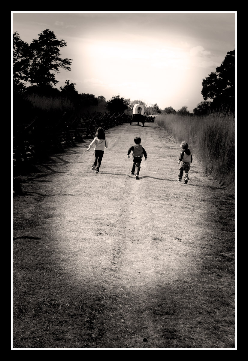 [wagontrailkids.jpg]