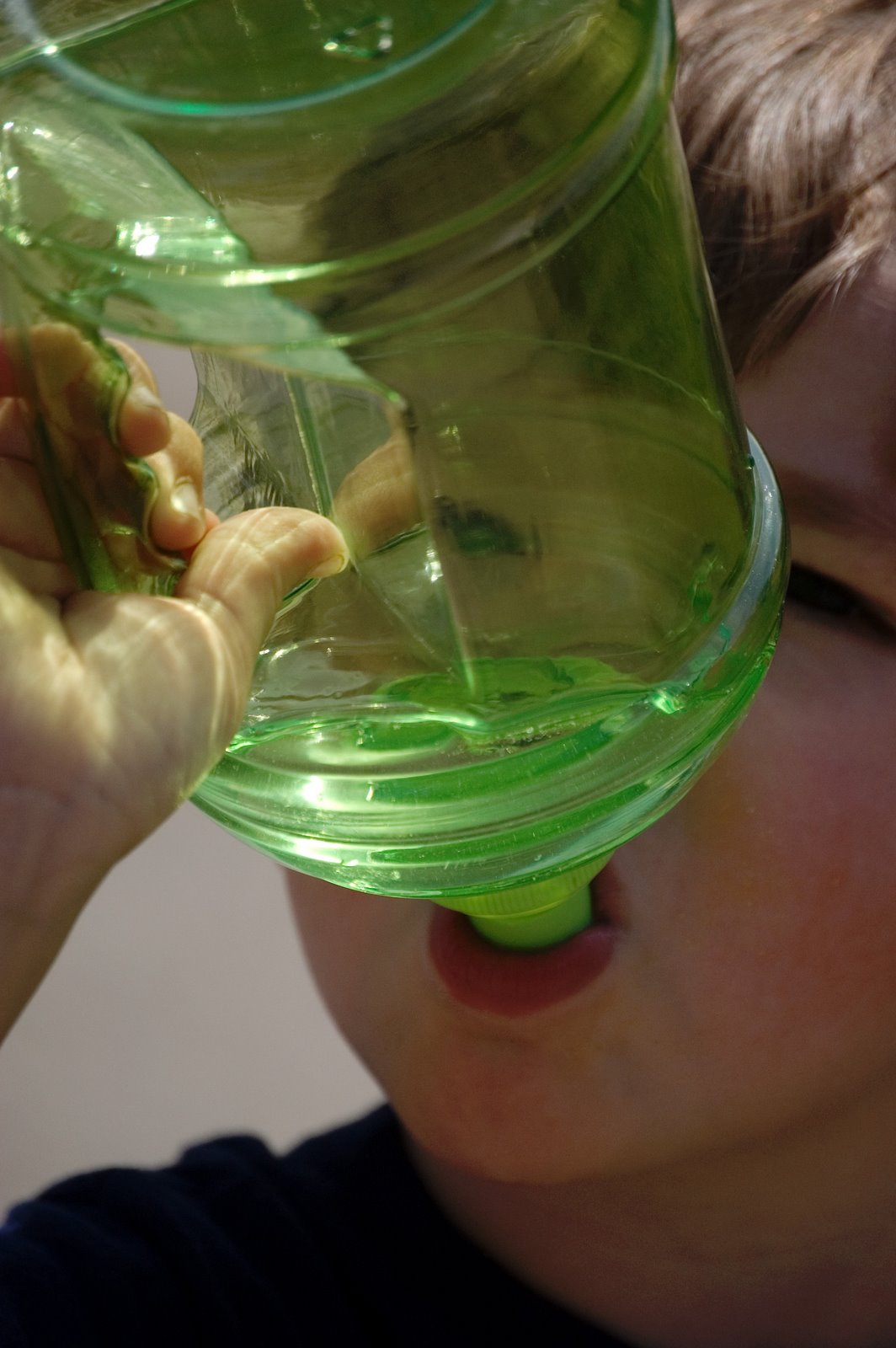 [greenwaterbottle.jpg]