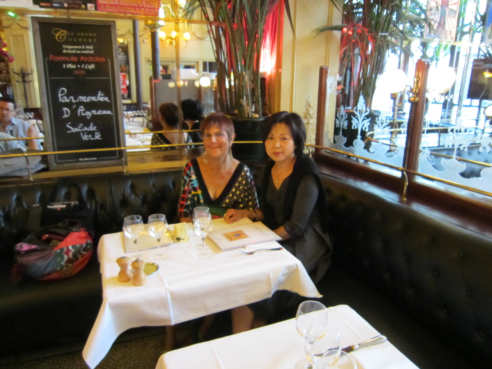 Wandering the globe with Gourmet Lee Something's Gotta Give