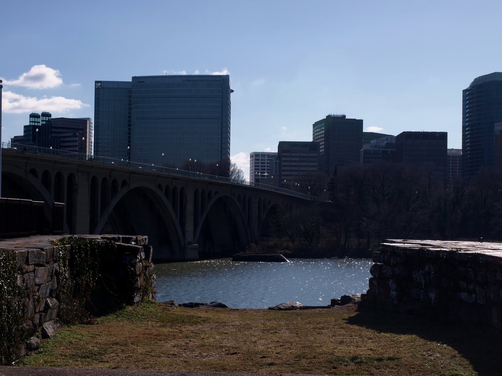 [Rosslyn+from+C&0.JPG]