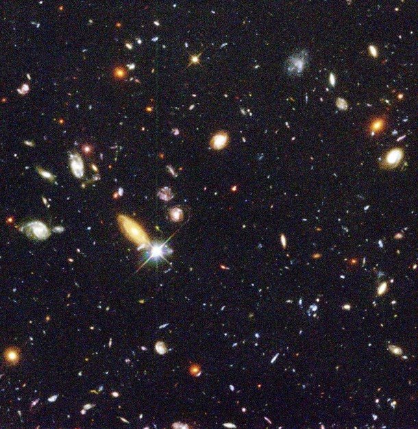[Hubble+Deep+Field.jpg]