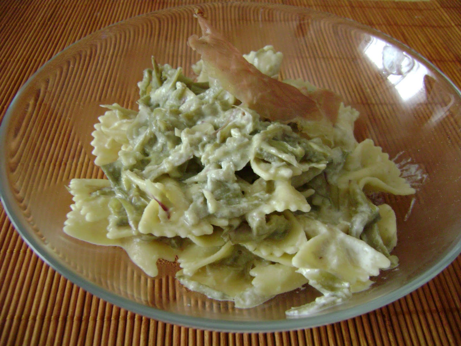 [farfalle+con+carciofi+e+caprino.JPG]