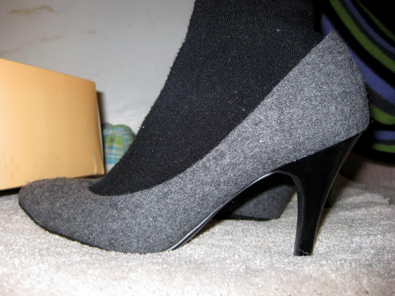[grayheels.JPG]