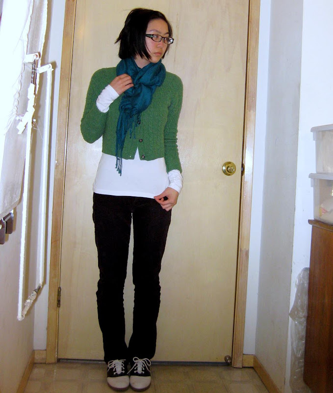cropped green express sweater outfit photo