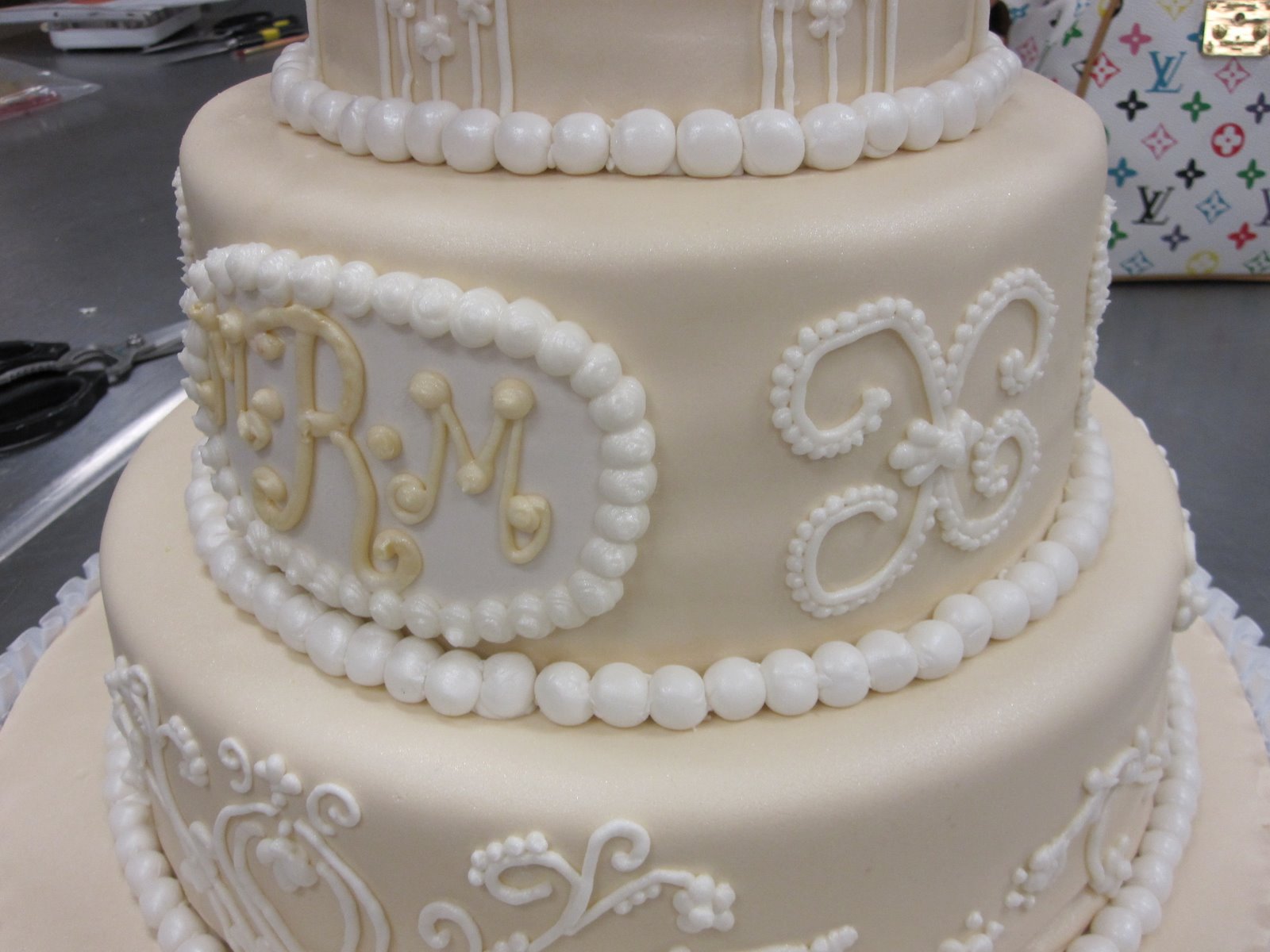 [megan's+wedding+cake+3.jpg]
