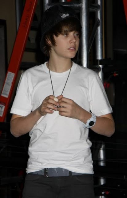 also his friggin cute face :) also his friggin cute face :)