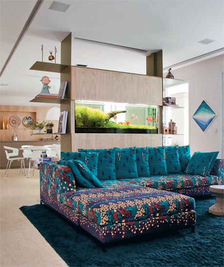 [casa-claudia-dezembro-aquario-sofa-estampa-floral-decoracao_01.jpg]