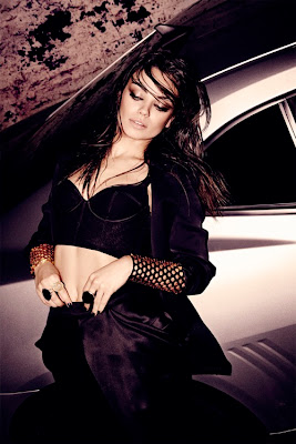 mila kunis bioclass=