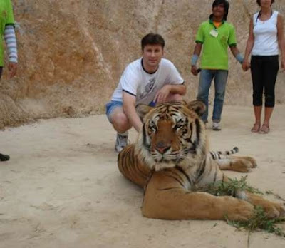 Tiger Temple Thailand 08