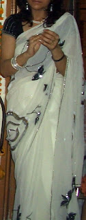 nude auntie bahbhi in saree