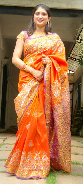 Sapna Bhabhi in a fashion show, Ready for Party