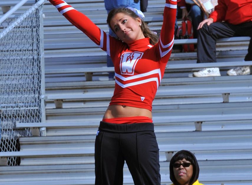 NFL and College Cheerleaders Photos Western Kentucky Cheerleader Has Perfect Abs!