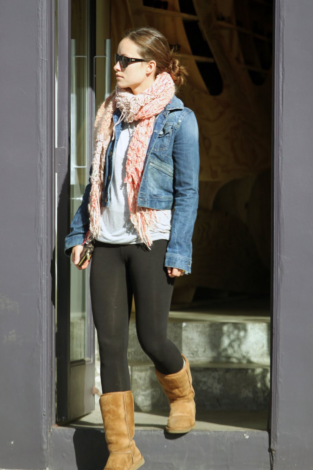olivia munn camel tor olivia munn camel tor