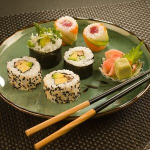 طرز تهیه سوشی(غذای محبوب ژاپن) Sushi