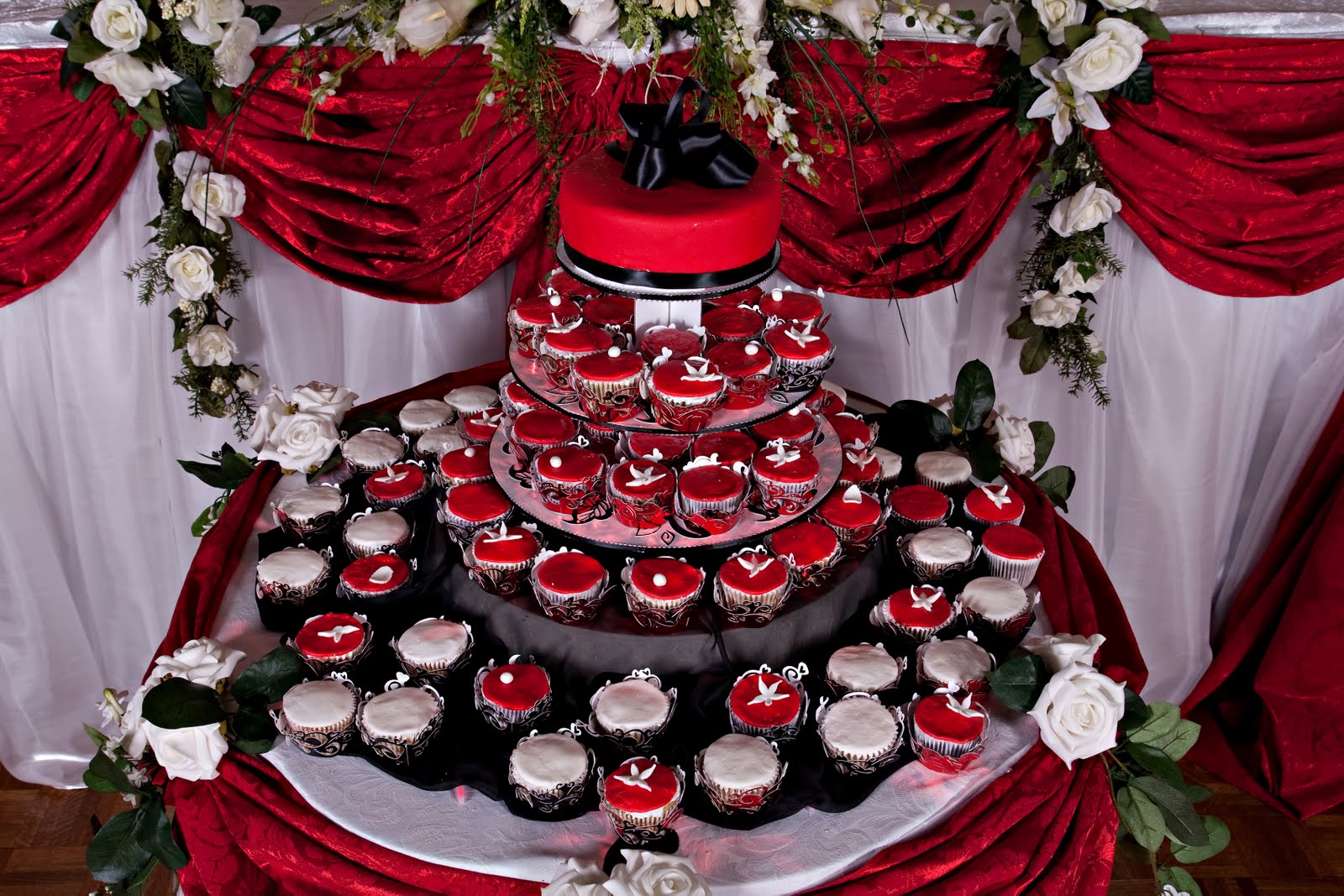 Jocelyn s Wedding Cakes and More....: Leslie s Debut Cake