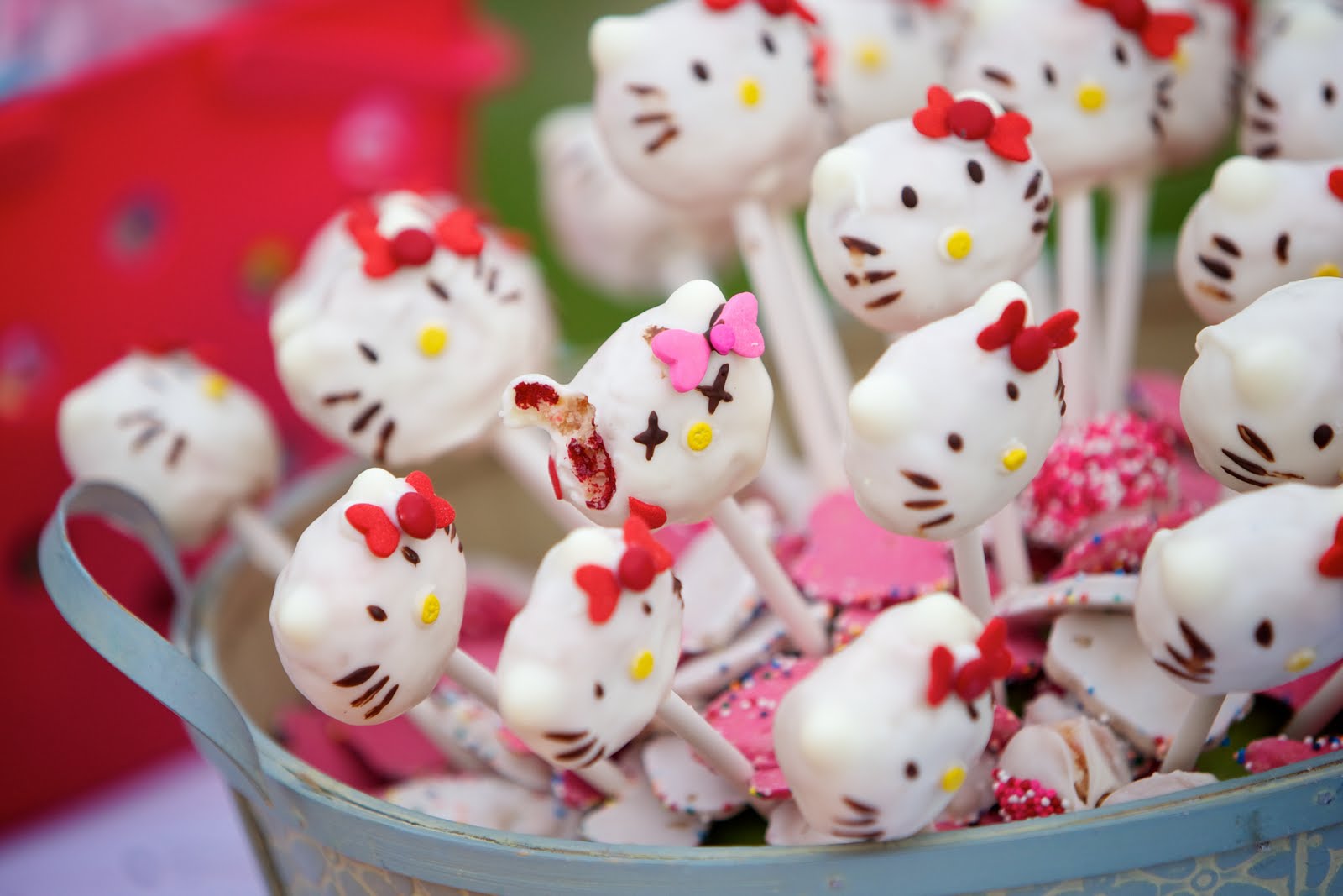 How To Make Hello Kitty Cake Pops