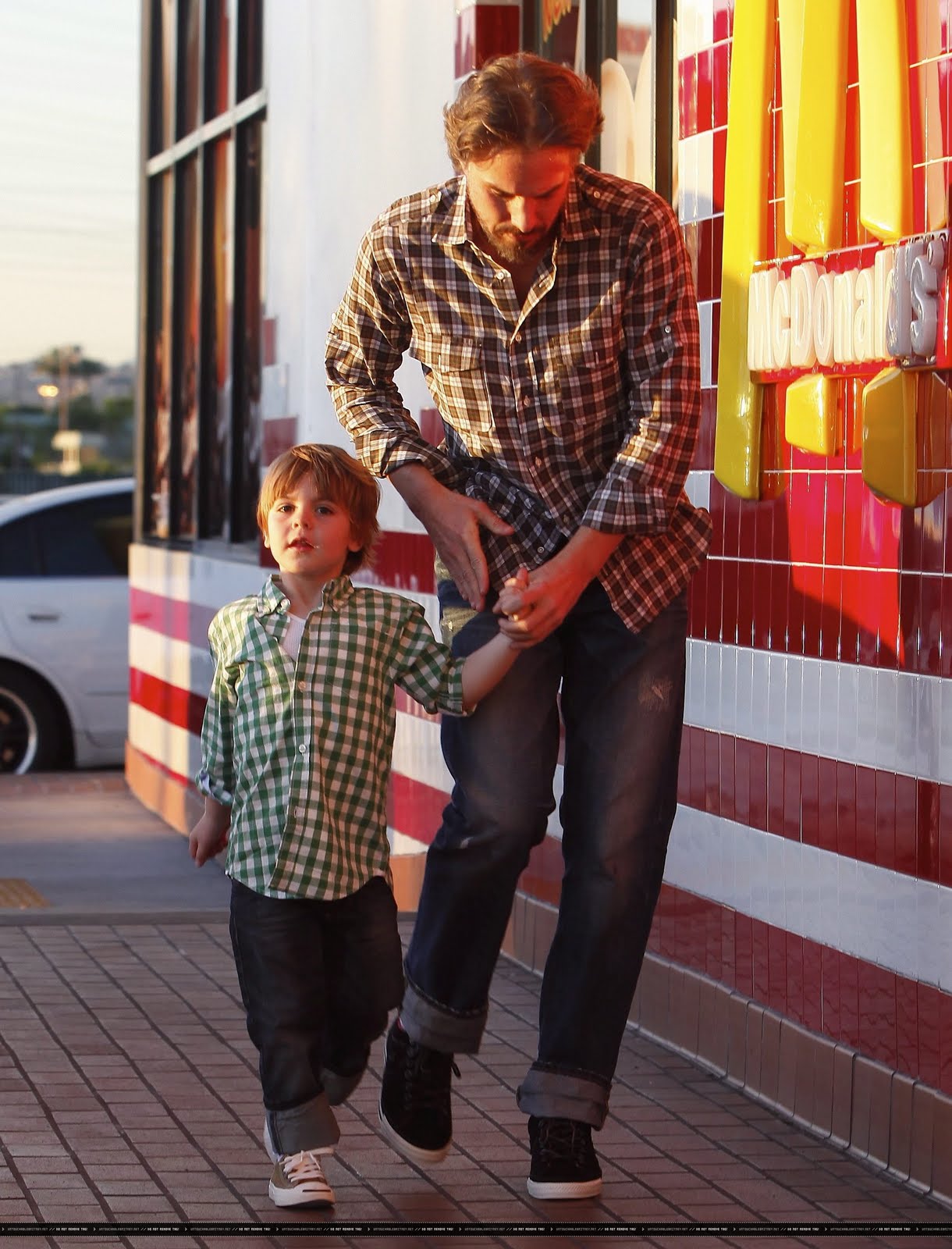 http://4.bp.blogspot.com/_Dc59ZW6xYYY/TTN1UupEM7I/AAAAAAAAD88/W5wxLAeWAeA/s1600/UTB_McDonalds_%25283%2529.jpg
