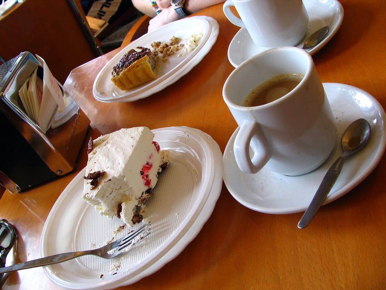 [coffee-and-cake.jpg]