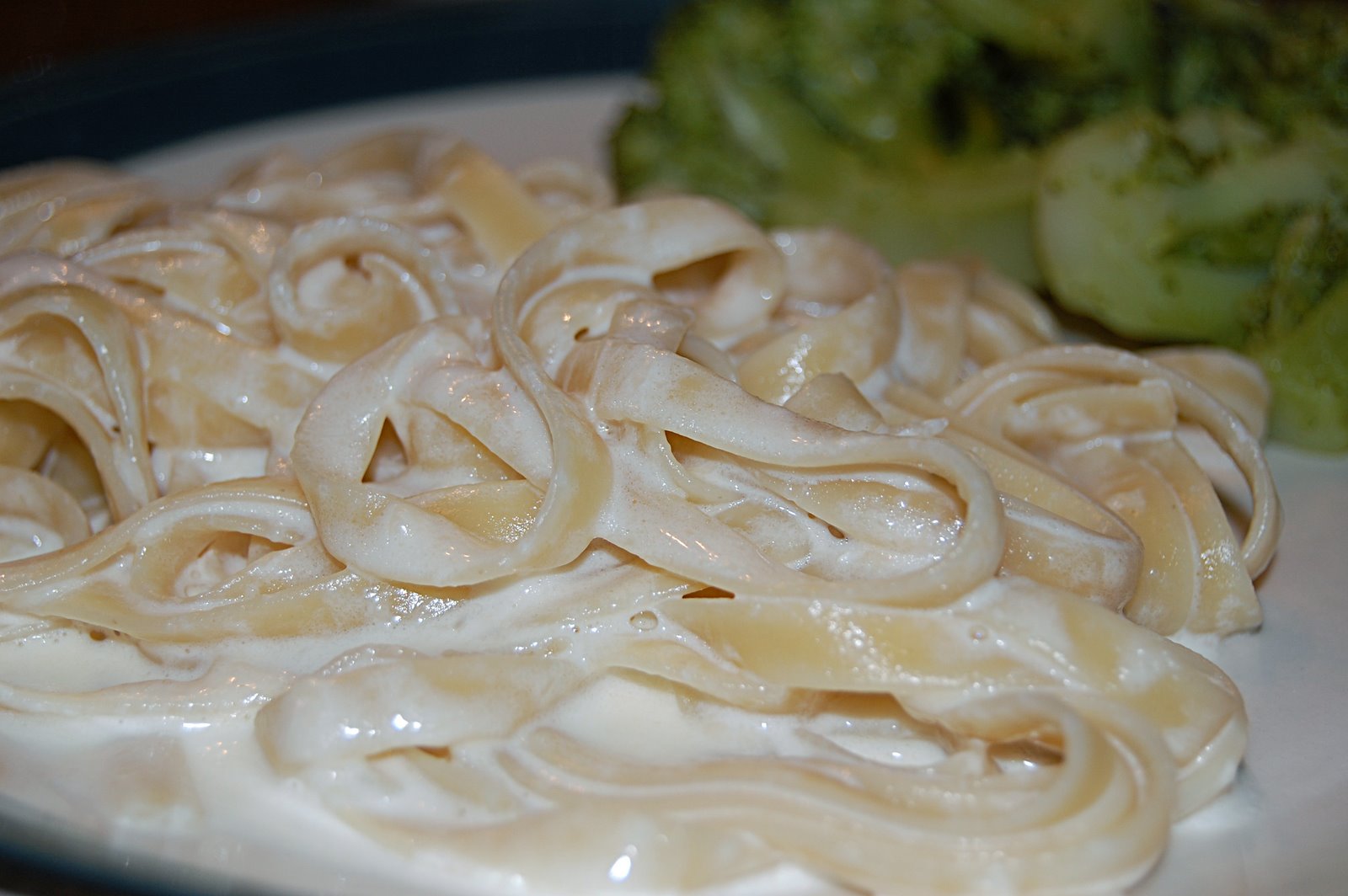 [fettucine+alfredo+done.jpg]
