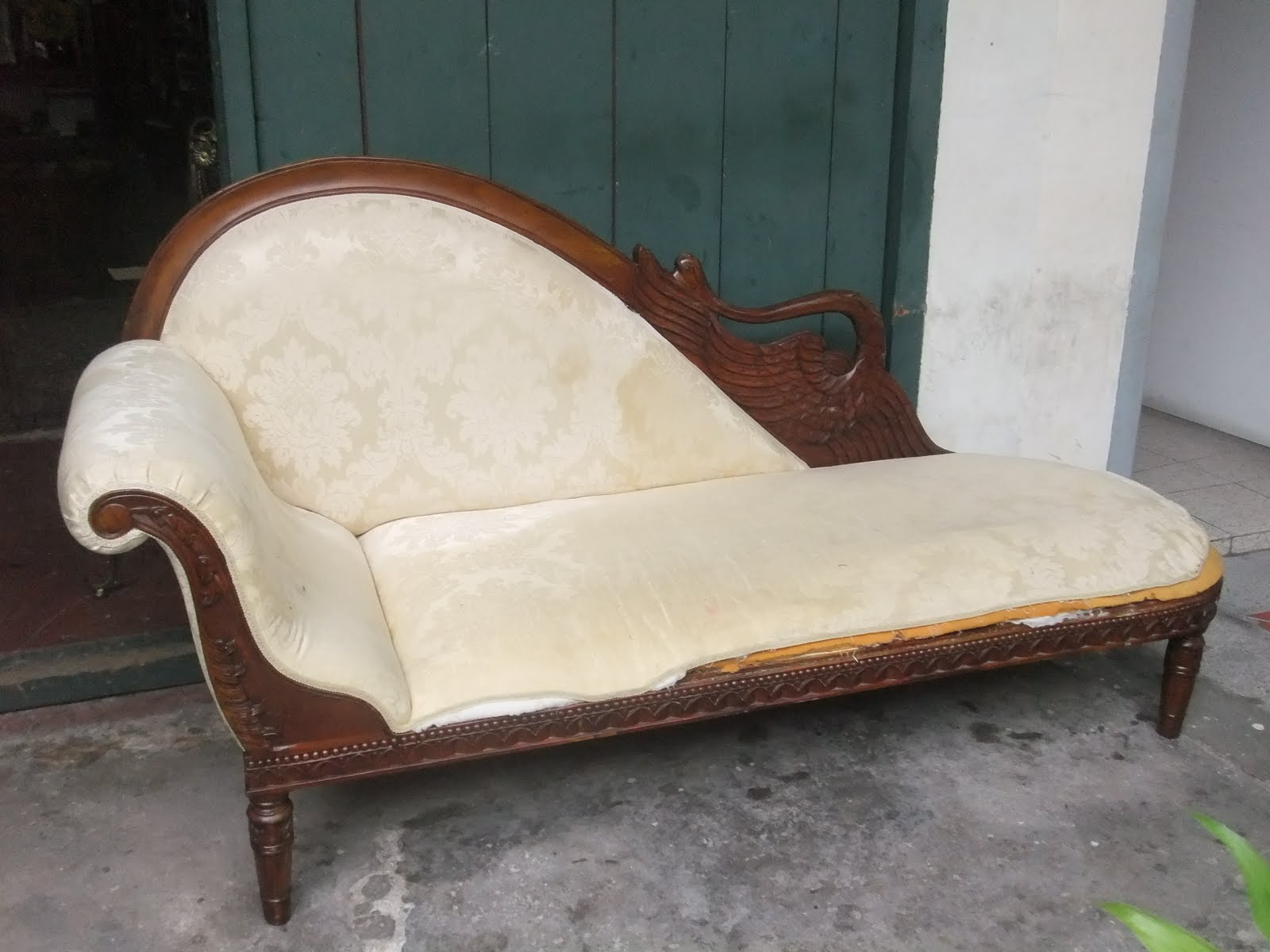 WAITING FOR VINTAGE AND THE LATEST FINDS AT SECOND CHARM | Ashley Furniture