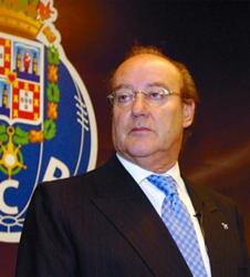 http://4.bp.blogspot.com/_DiEK4C0Jnhg/Szh-4k_T0mI/AAAAAAAABls/iNWd6spwKtQ/s320/pinto-da-costa.jpg
