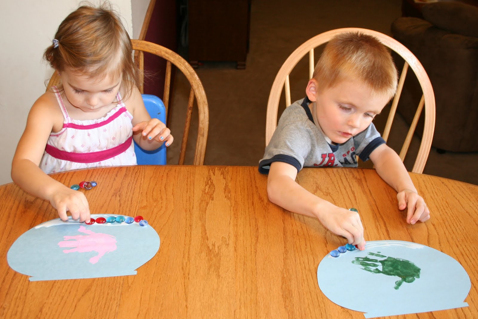 The Logan's: Preschool Art Projects