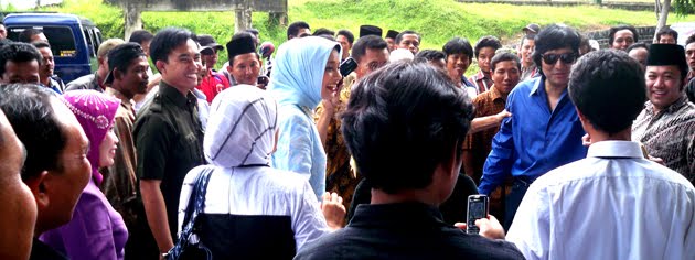 Selalu Mesra dan Kompak, Ikang Fawzi dan Marissa Haque dalam Lampung Selatan 2010