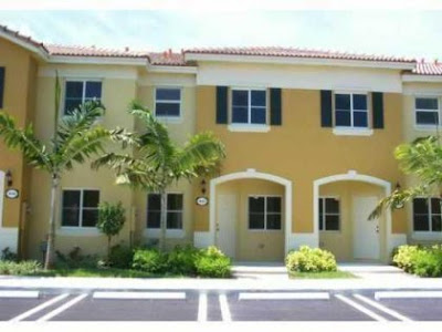 Townhouse en Homestead con conjunto cerrado
