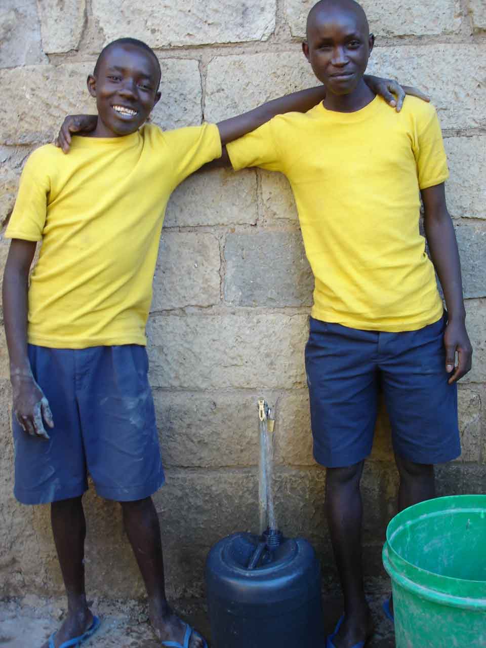 [getting+fresh+water+for+cooking.JPG]