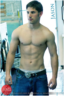 Hombres Lindos, Jason Taulb