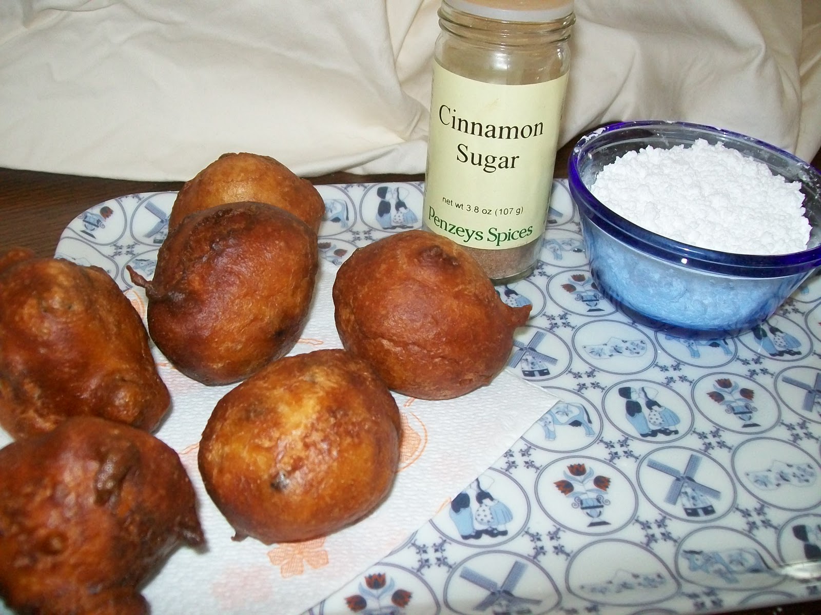 Michigan Cottage Cook DUTCH OLIEBOLLEN—FAT BALLS—HAPPY NEW YEAR!
