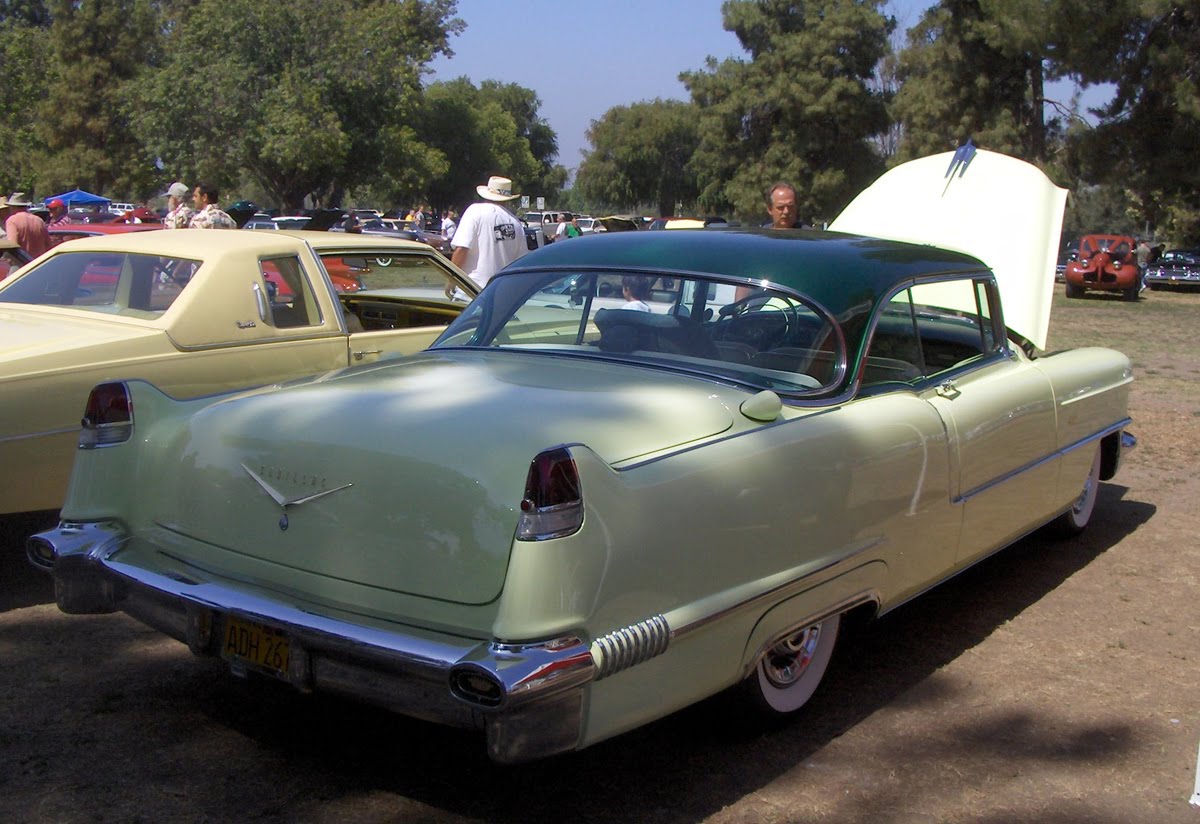 http://4.bp.blogspot.com/_Dwut6QAnJ0U/TBRW6DWR_LI/AAAAAAAACG4/J-V5uq88Wtk/s1600/1956%252BCadillac.jpg