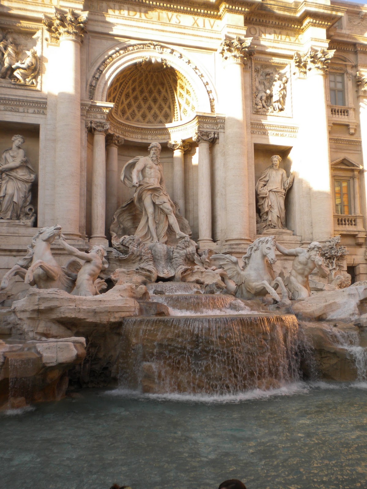 When in Rome... Exploring Roma (1) The Pantheon, the Trevi Fountain