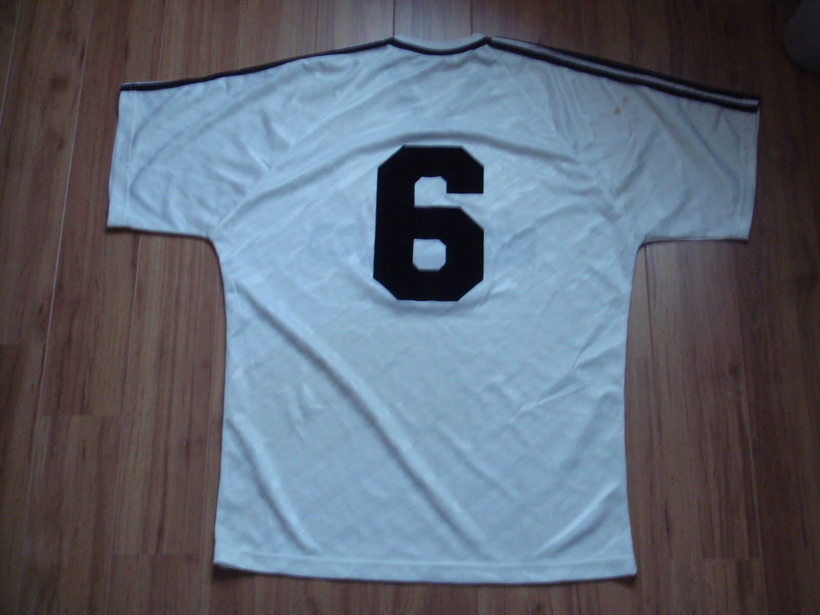 [Beşiktaş+1994-1995_arka.JPG]
