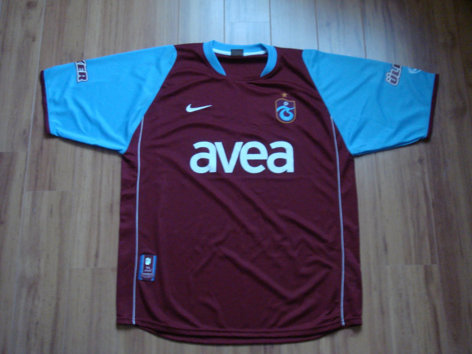 [Trabzonspor+2008-2009_ön.JPG]