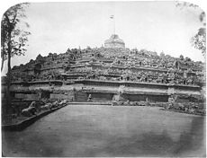 [230px-Borobudur_photograph_by_van_kinsbergen.jpg]