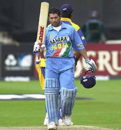 Sample Biography of “Sachin Tendulkar” in Hindi